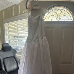 girl’s white dress 