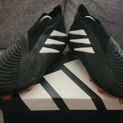 Adidas Predator.