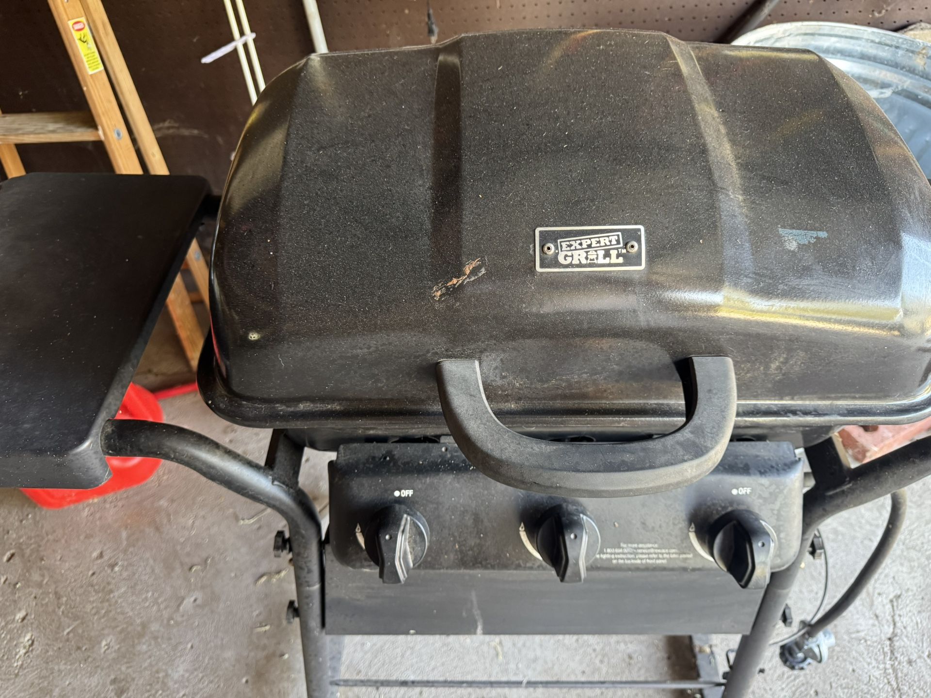 Propane grill like new one-year-old