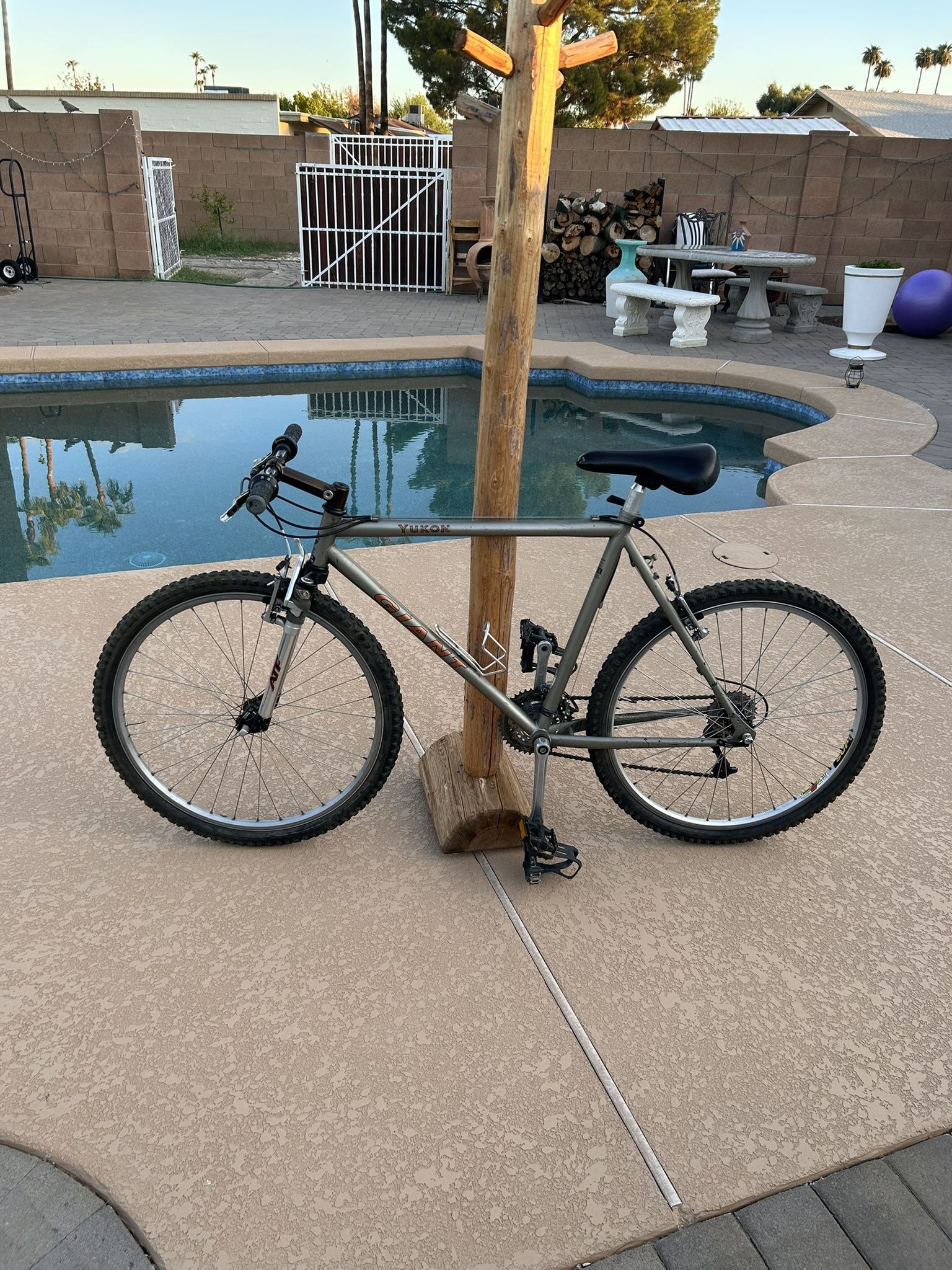Vintage Giant Yukon mountains bikes