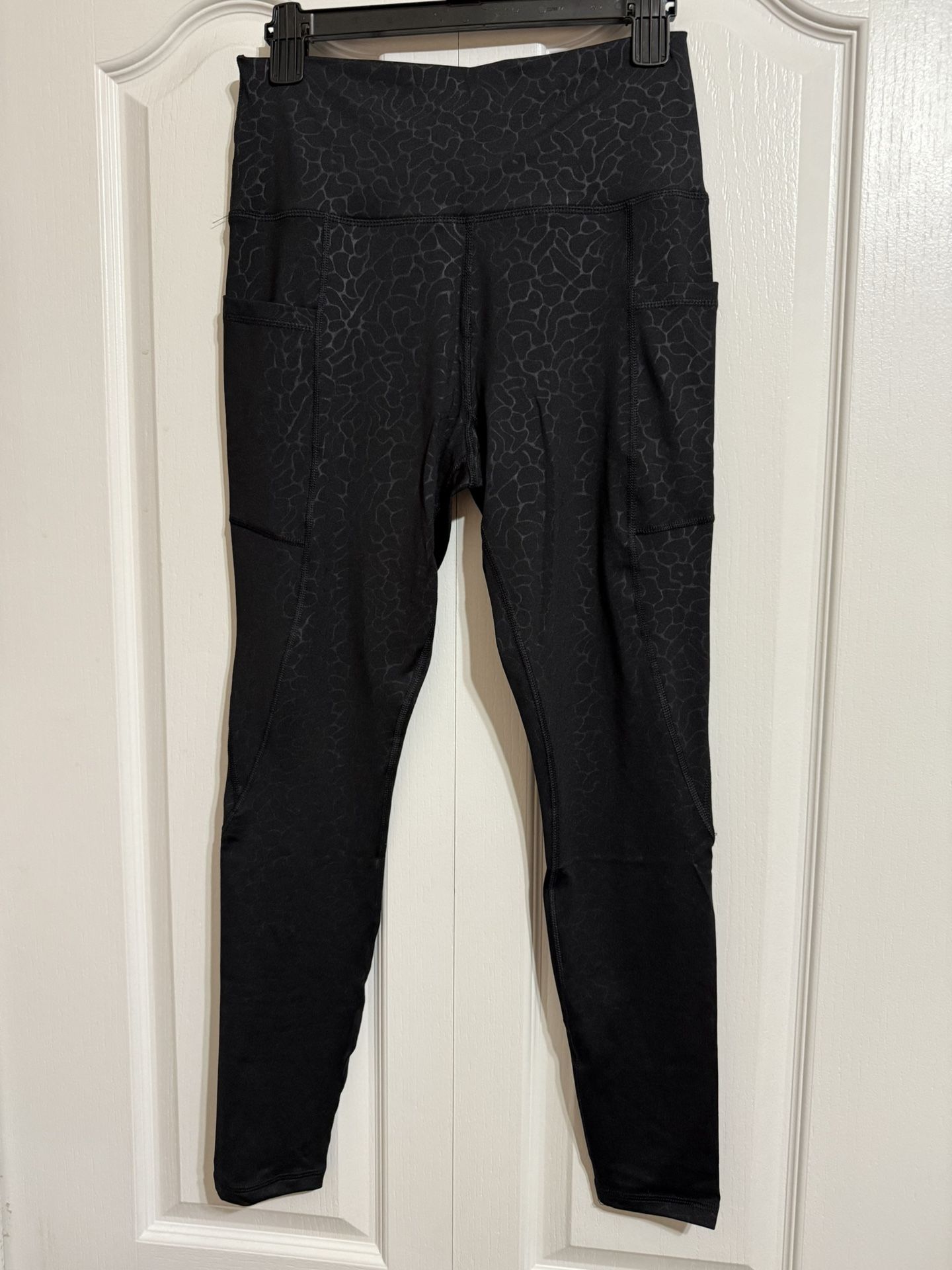Leggings With Pockets Size M NWT