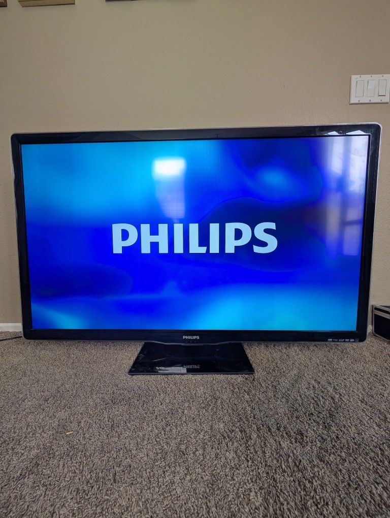 55" LCD TV 1920x 1080 with stand