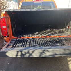 2021 Chevy Colorado Bed Liner and Bed Cover 