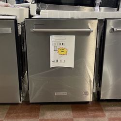 KitchenAid Stainless Steel Dishwasher‼️