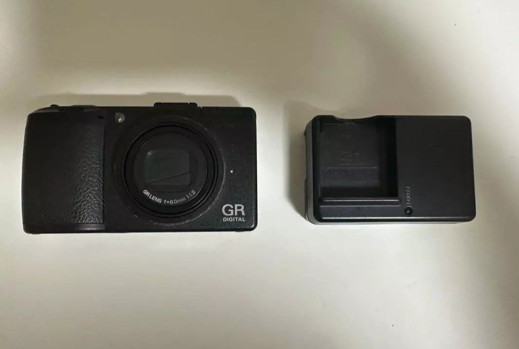 RICOH GR III
