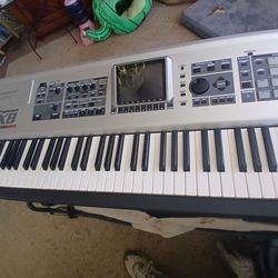 Roland phantom x8