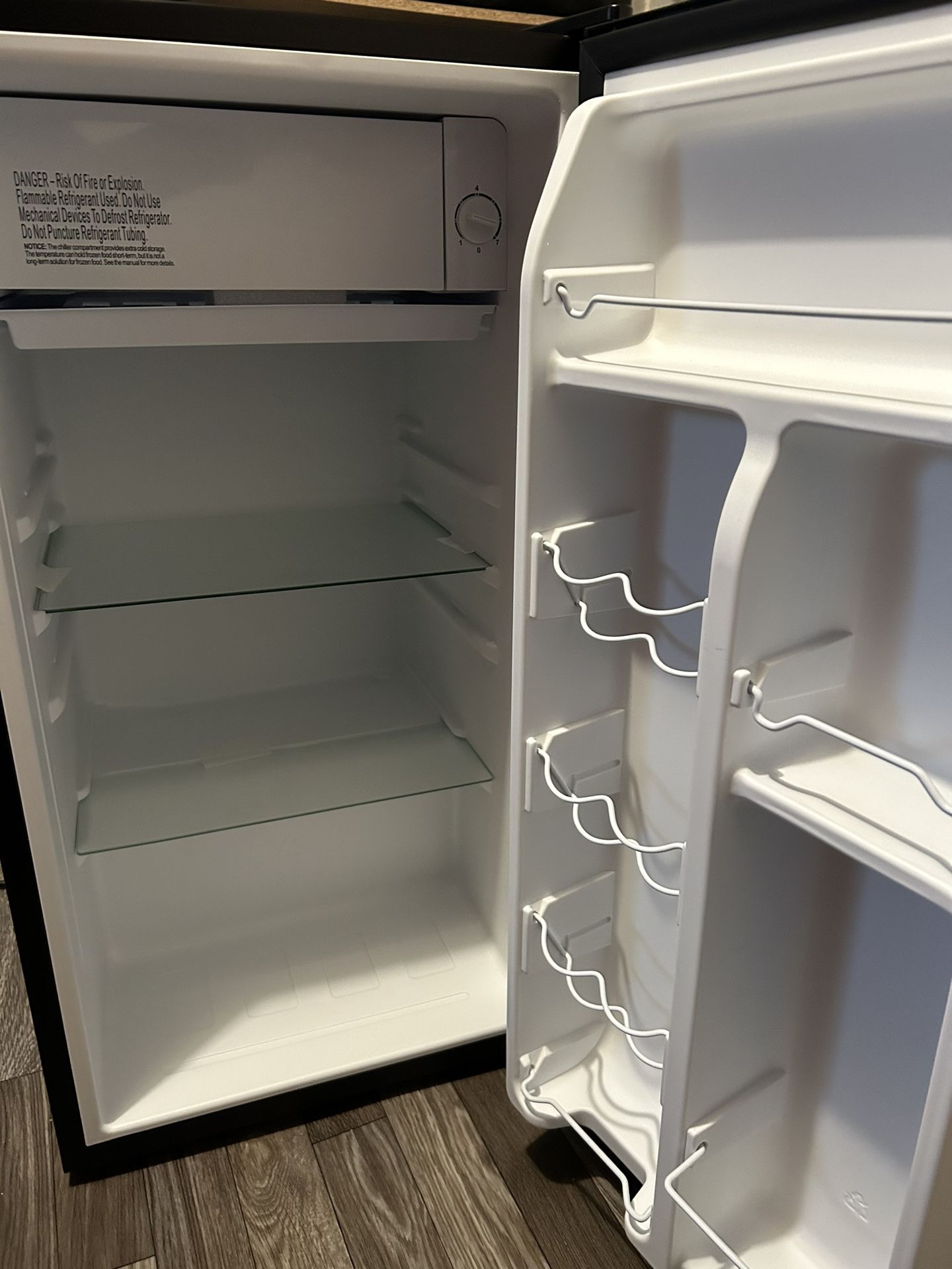 Galanz Mini Fridge/freezer