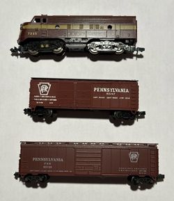 N Scale electric hobby train lot