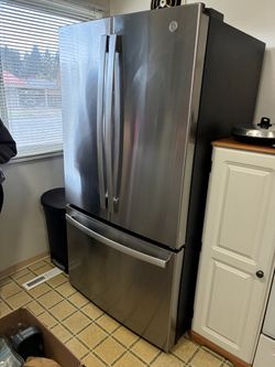 GE bottom freezer 2door fridge