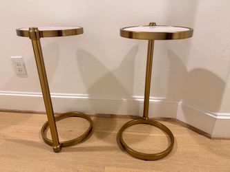 PotteryBarn Everson Round Stone C-Table (14")