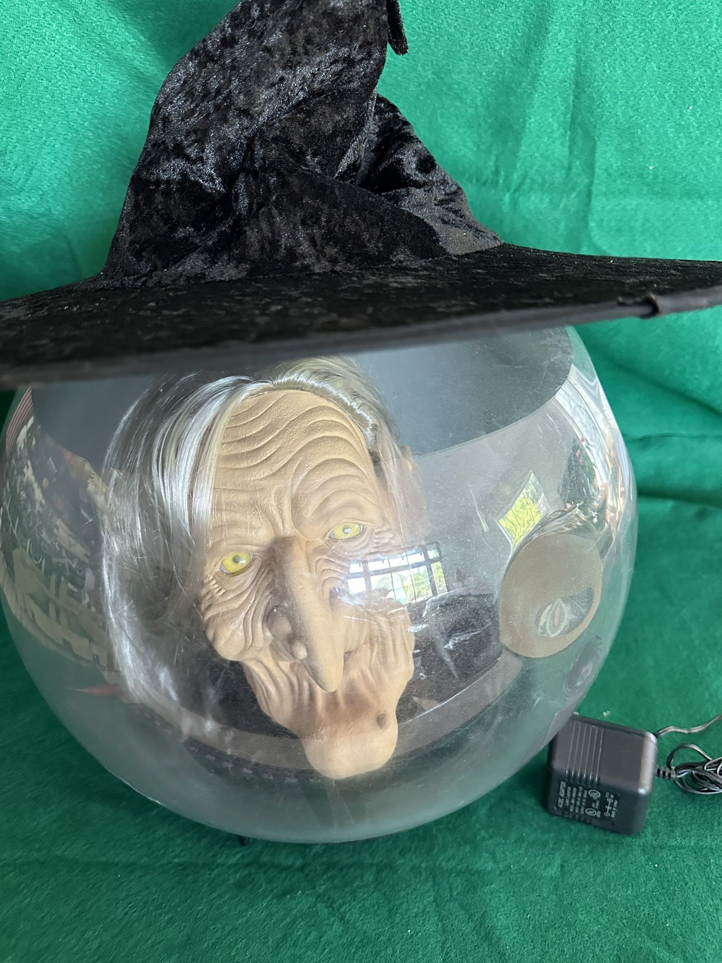 Halloween Animated Gemmy Talking Witch Spirit Ball & Witch Hat