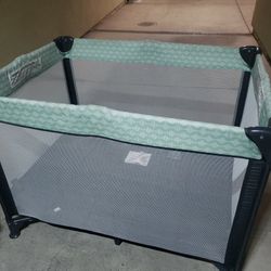 Baby CRIB BRAND NEW 