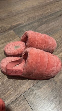 PINK UGGS