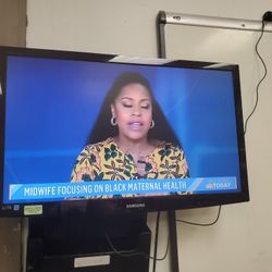 27" SAMSUNG TV WITH REMOTE CONTROL GOOD FOR CAMPING (INV. D1027)

