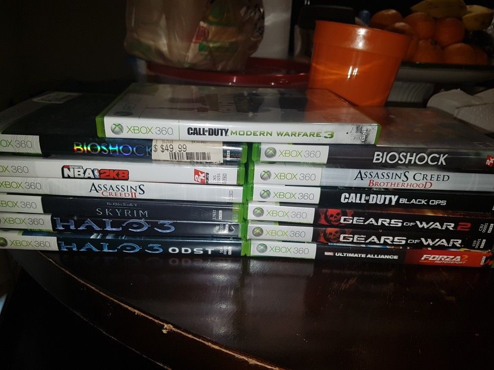 Xbox 360 Game Lot and one controller