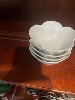 4 small bowls