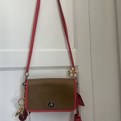 Coach Archive Turnlock Crossbody Bag Tan Brown Coral Pink Trim Tassel Leather