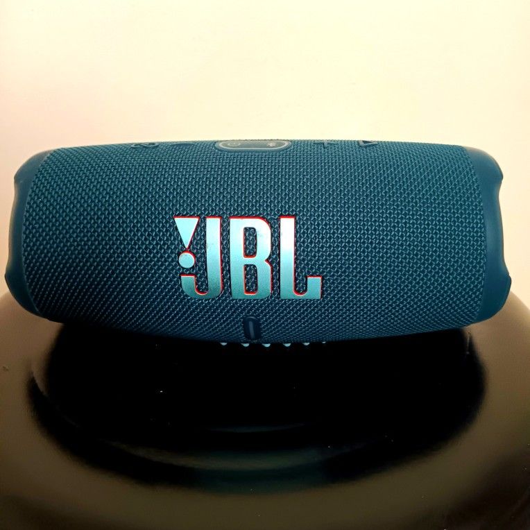JBL CHARGE5 Brand NEW, Used Two Times Only