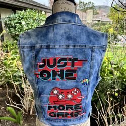 Women’s Stretch Jean Vest with Nintendo Game Enhancement Size Large