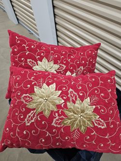 2 / JOLIDAY THROW PILLOWS $ 15 EACH 