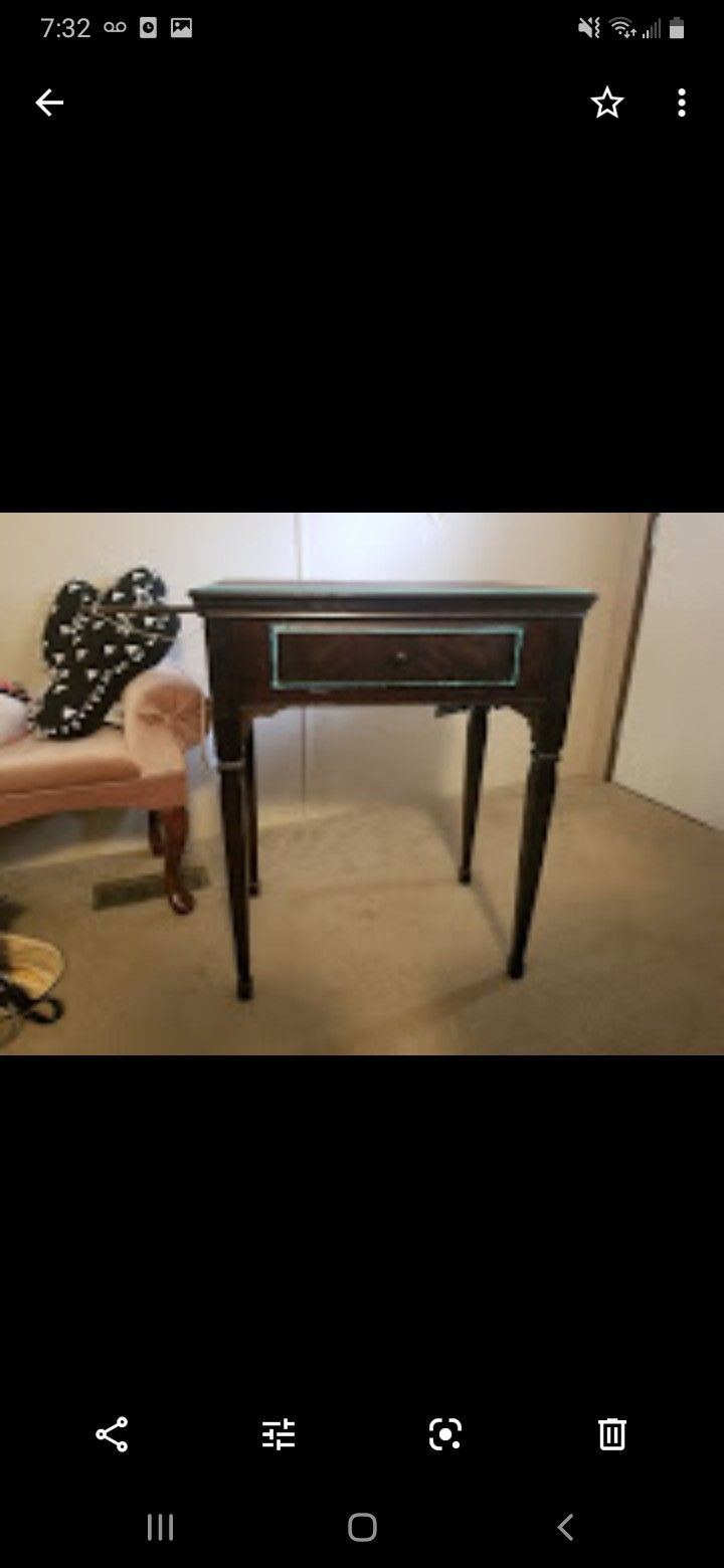 Singer sewing machine, works great