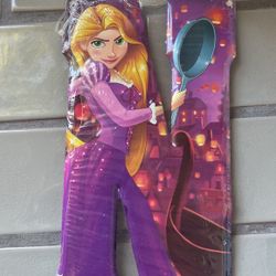 DiSNEY RAPUNZEL METAL LETTER “N”