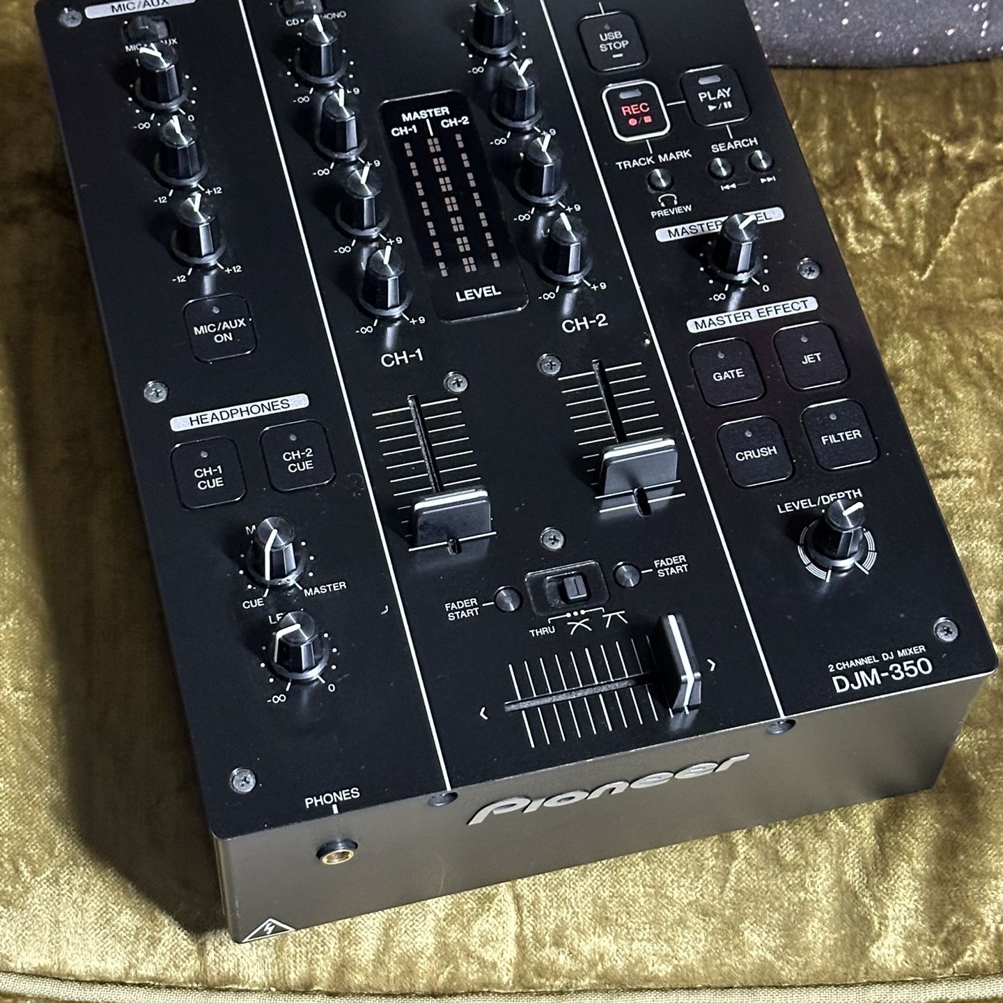 Pioneer DJM-350 two Channel DJ Mixer for Sale in Lake View Terrace 
