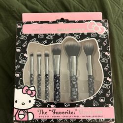 Hello Kitty Supercute Signature 6 PCs Makeup Brush Set