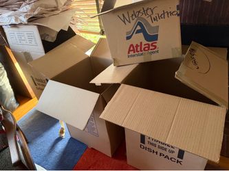 Moving boxes FREE used once 2 lg 2md 1sm & clean paper