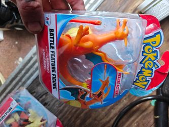 Pokémon Charizard Battle Feature Figure Deluxe Action