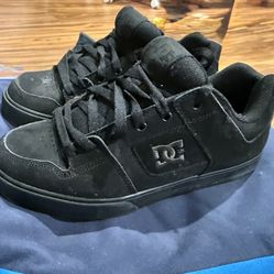 Men's DC SHOE size 9 Pure skate shoes Sneaker Black on Black