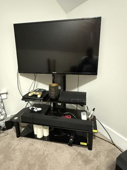 50 Inch Hisense Tv WITH 3-tier Glass TV Stand