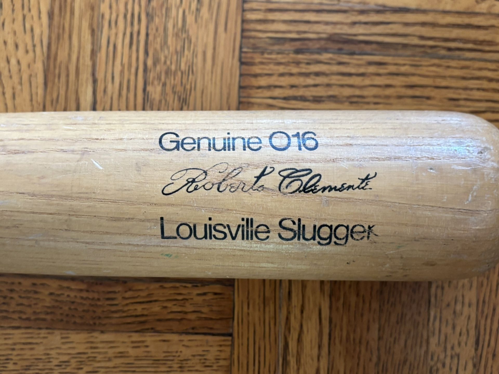 Vintage Roberto Clemente H&B 225LL Air Seasoned Baseball Bat  Roberto Clemente Baseball Bat