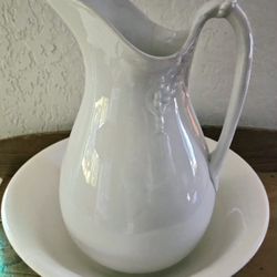Antique-Style Wash Basin with Matching Pitcher