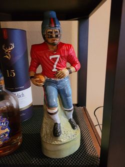 Decanter / Collector's Figurine