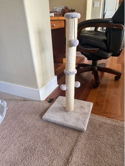 29” cat scratching post