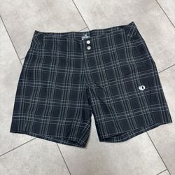 Pearl IZumi Shorts Womens Medium Black Gray Plaid Biking Bicycle Pockets 