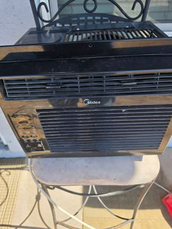black Midea windo AC