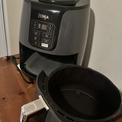 Used Ninja Air Fryer 