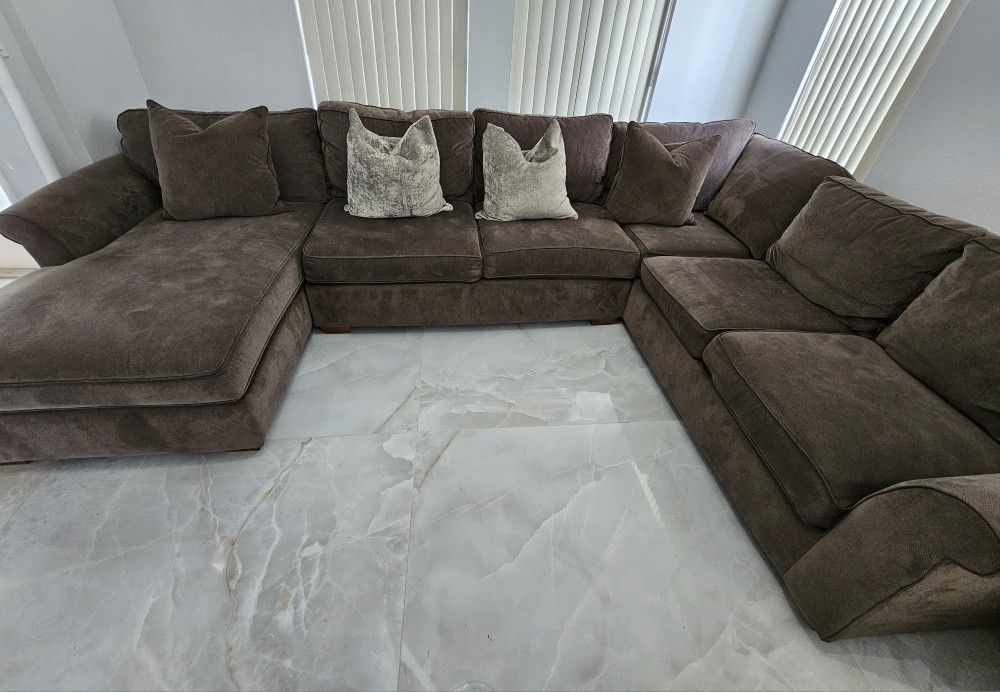 Nice large Havertys sectional sofa