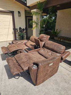 Power Reclining Loveseat Sofa - Excellent Condition