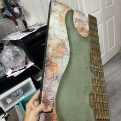 Guitar wall decor in metal 