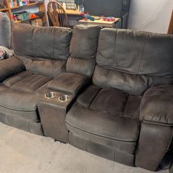 Power Reclining Loveseat 