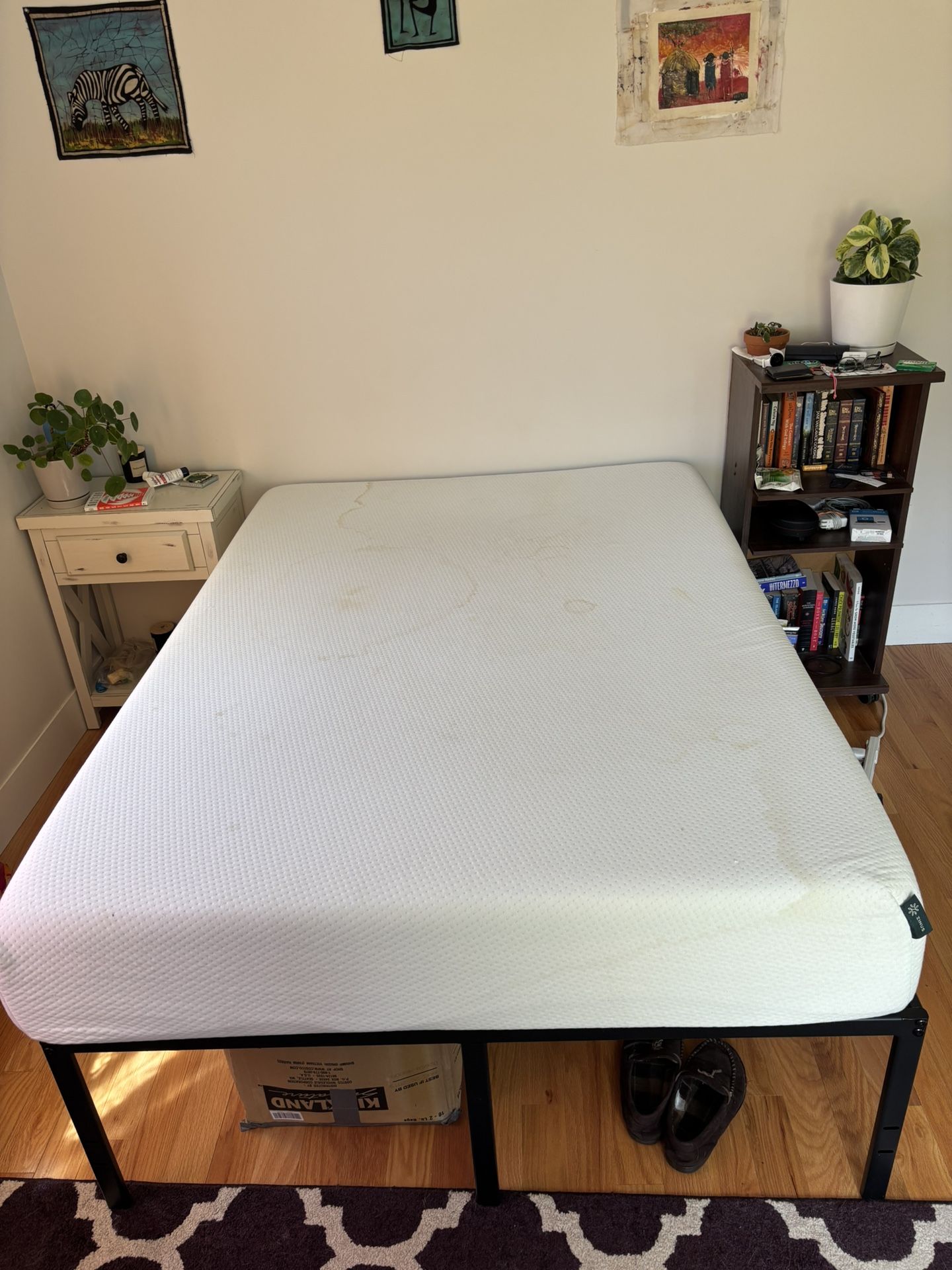 Zinus Memory Foam Full Size Mattress & Amazon Basics Bed Frame