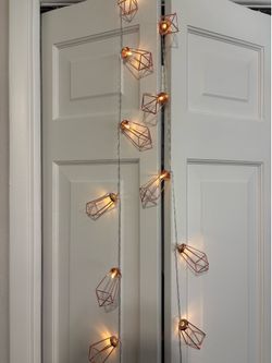 Geometric string lights