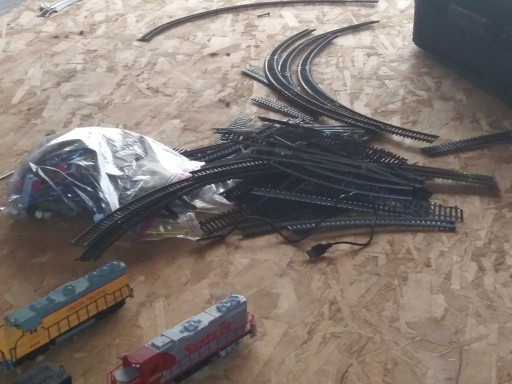 Lionel train with track and power supply