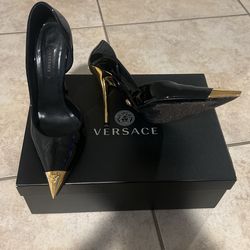Black And Gold Pumps