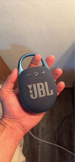JBL Clip 5 Like New
