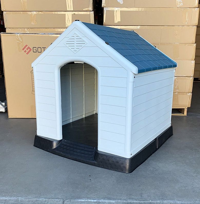 $105 (New in Box) Plastic dog house large size pet indoor outdoor all weather shelter cage kennel 36x36x39”