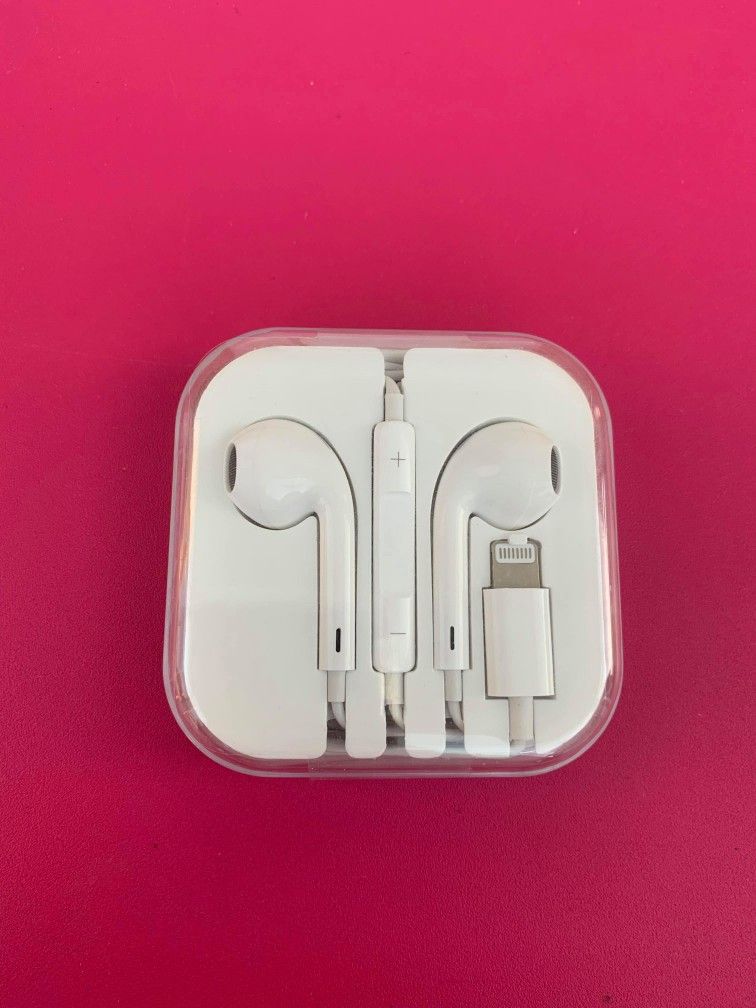 Brand New Apple IPhone Headphones for IPhone 7, 8, 9, 10, 11, 12, 13 and Newer